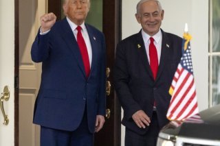 La rencontre entre Donald Trump et Benjamin Netanyahu sera la troisième entre les deux hommes en moins de six mois (archives). KEYSTONE/AP/Mark Schiefelbein